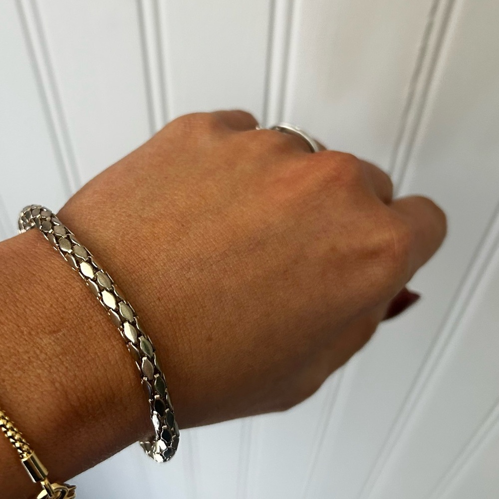Stretchy Gold Tone Rope Style Bracelet